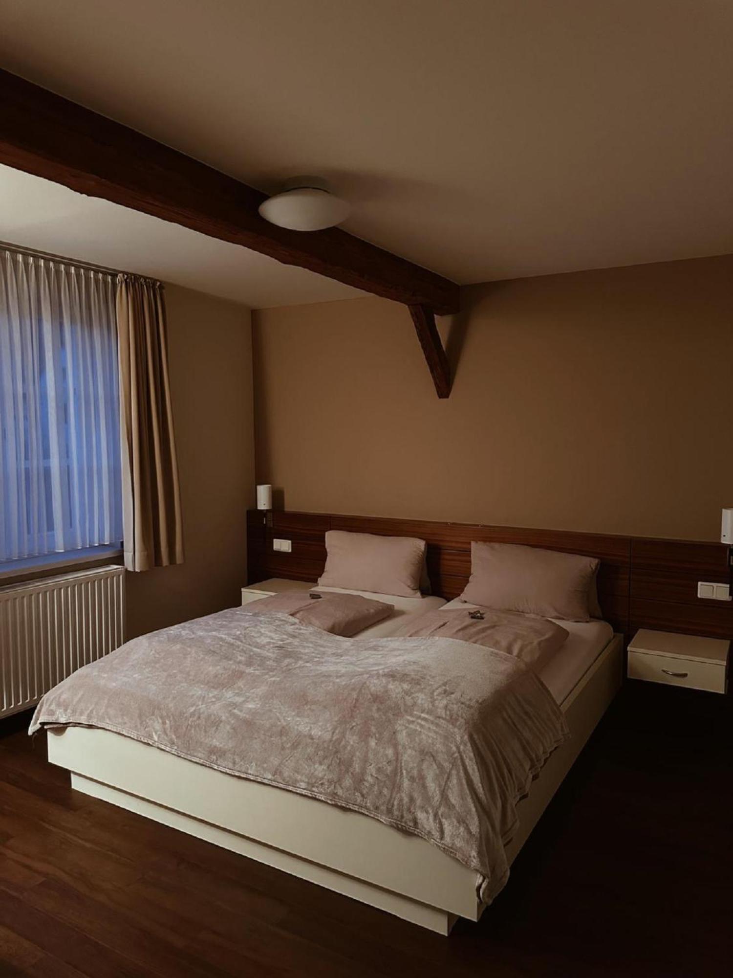 Hotel Gasthaus Lindenhof à Much Extérieur photo