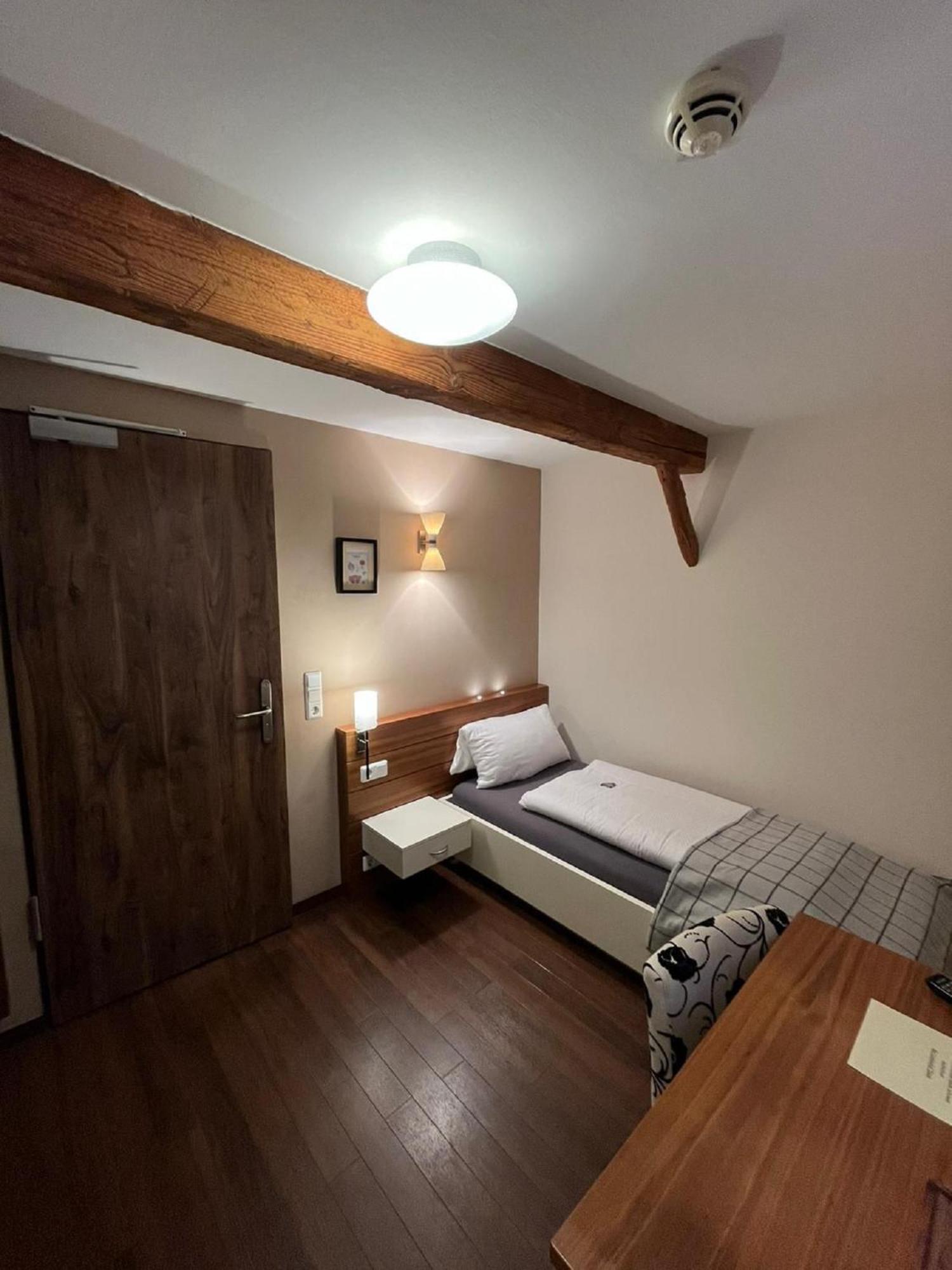 Hotel Gasthaus Lindenhof à Much Extérieur photo